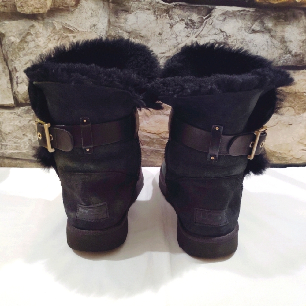 Sz 7 UGG Jaylyn Boots Suede Leather Sheepskin Insole Furry Belted Buckle Boots - Picture 4 of 17